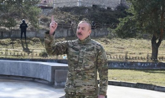 İlham Əliyev: “Ermənilər bir də ayılıb gördülər ki, azərbaycanlılar Şuşanın yaxınlığındadır” - VİDEO