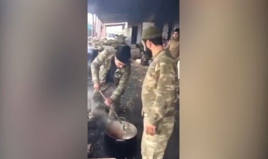 Qubadlıda borş bişirən əsgərlərimiz - VİDEO
