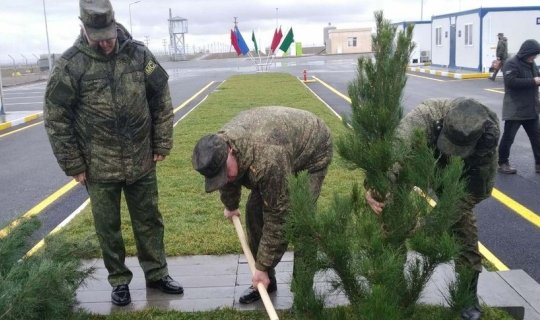 Türk və rus hərbçilər Birgə Monitorinq Mərkəzinin ərazisində ağac əkiblər - FOTO