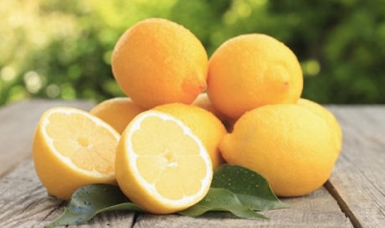 Bu 6 səbəbdən hər gün limon yemək lazımdır