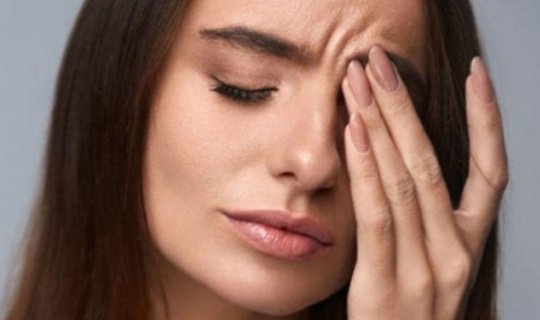 Gözdə qaşınma, işığa həssaslıq nədən xəbər verir?