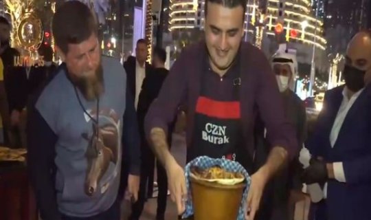 Kadırov məşhur türk aşpazın restoranında - VİDEO