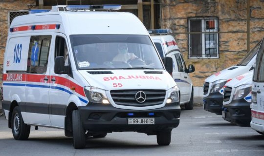 Bərdədə 25 yaşlı oğlan sevdiyi qızın ailəsi tərəfindən yandırılıb