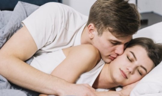 Qadınların ən ehtiraslı olduğu saat tapıldı - Kişilərə ipucu