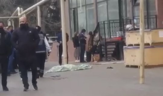 SON DƏQİQƏ! Bakıda gənc qız intihar etdi - VİDEO