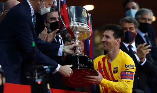 Messi futbol tarixinin ən titullu ikinci futbolçusu oldu