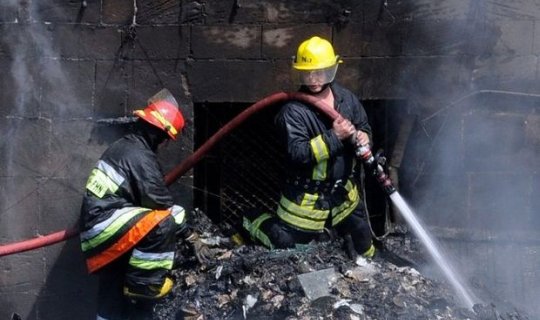 Astarada bıçaqlanma hadisəsinin baş verdiyi evdə müəmmalı yanğın olub