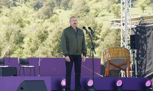 İlham Əliyev Şuşa Yaradıcılıq Mərkəzinin yerləşəcəyi bina ilə tanış olub