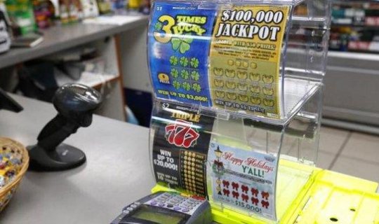 Qadın lotereyada 26 mln dollar uddu, amma..