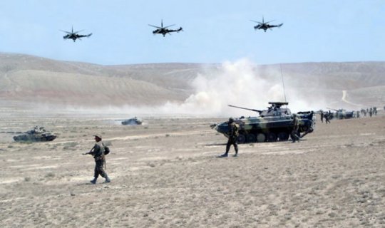 Azərbaycan ordusu 15 000 nəfərlə təlimlərə başladı