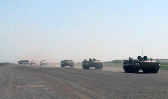 MN: Raket və artilleriya bölmələri təyin edilmiş marşrutlarla hərəkət edir