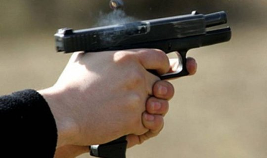 Dostluq təklifini qəbul etmədiyi qızı küçədə güllələdi - FOTO