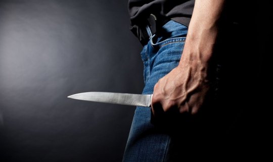 Xəstəxanaya aparılarkən öldü, bıçaqlandığı bilindi - Bakıda qətl