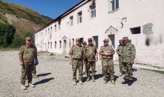 Müdafiə Nazirliyinin rəhbərliyi Qarabağda tikintisi davam edən hərbi hissələrdə olub - FOTO/VİDEO