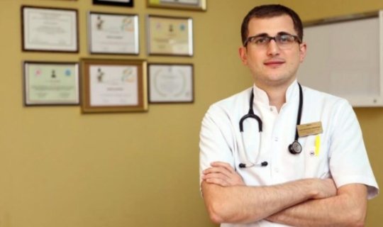 Baş pediatr: Artıq çəkili uşaqlar koronavirusu daha ağır keçirirlər