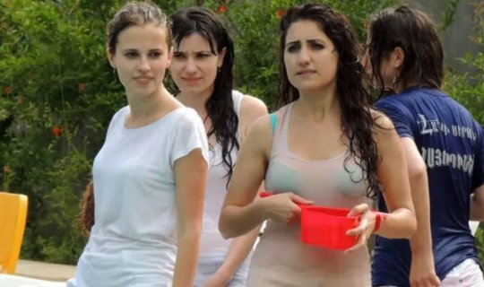 Xankəndində erməni qadınlar özlərini satır - Onlarla sülhməramlı xəstəliyə yoluxub