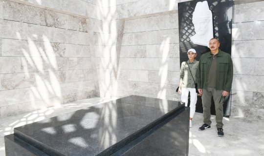 Şuşada dahi Azərbaycan şairi Molla Pənah Vaqifin muzey-məqbərə kompleksinin bərpadan sonra açılışı olub - YENİLƏNİB/FOTO