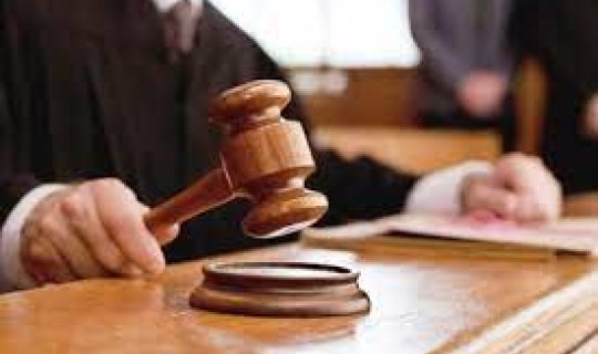 Keçmiş arvadını öldürmək istəyən şəxs hakim qarşısındaxa0