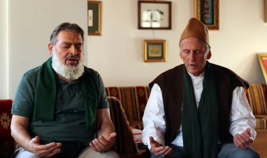 Amerikalı katolik keşiş İslamı qəbul etdi - FOTO