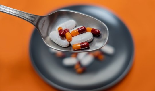 xa0Həkim nəzarəti olmadan D və B vitamini qəbul edənlərin NƏZƏRİNƏ