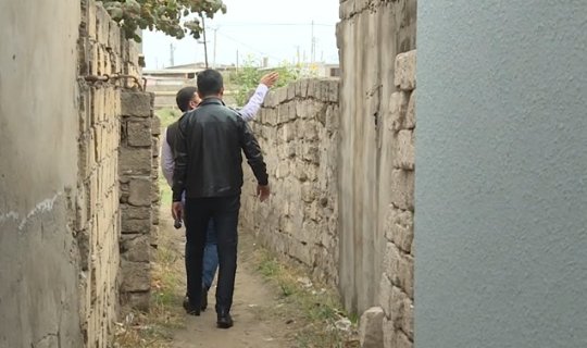 Bakıda dəhşətli cinayət: Qadın qızı ilə birləşib ərini öldürdü - VİDEO