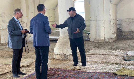 Almaniya səfiri Qarabağdaxa0dağıdılmış tarixi-mədəni abidələri ziyarət edibxa0- FOTO