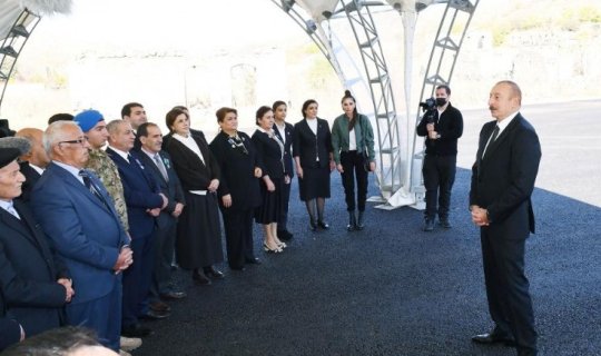 İlham Əliyev və Mehriban Əliyeva Qubadlı ictimaiyyətinin nümayəndələrilə görüşüblər - FOTO