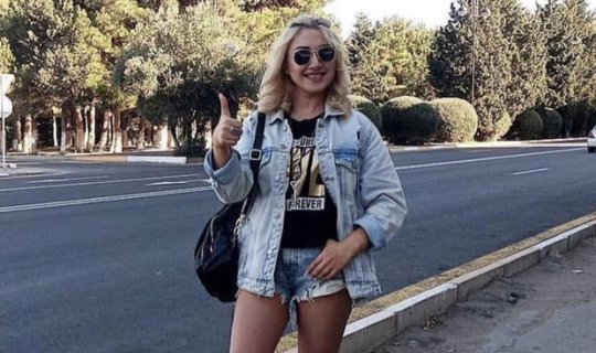 Bakıda hoteldə qadın müğənnini öldürmək istəyən şəxs hakim qarşısında