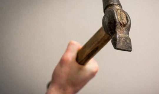 Azərbaycanda dəhşətli qətl: Bibisini çəkiclə öldürüb, damarını kəsdi - VİDEO