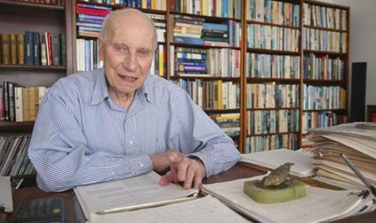 89 yaşında doktoranturanı bitirdi