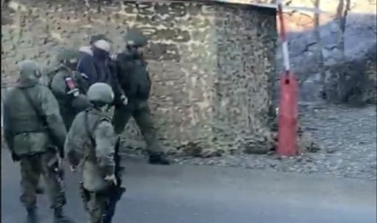 Azərbaycan və Rusiya hərbçilərinə qumbara atan şəxsin kimliyi bilindi - FOTOLAR