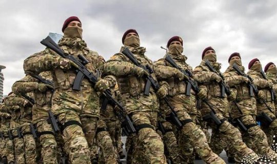 Döyüşdə iştirak edən hərbçilərin maaşı bu qaydada artırılacaq