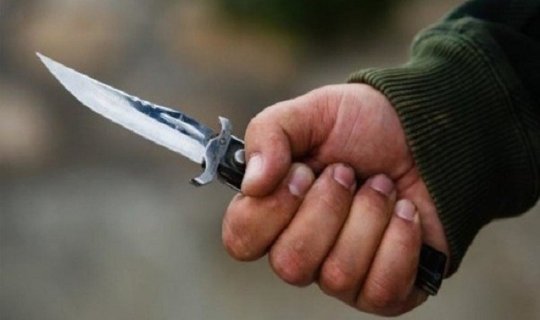 Tanışı tərəfindən bıçaqlanaraq öldürüldü