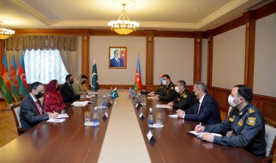 Pakistanla hərbi əməkdaşlıq müzakirə edilib
