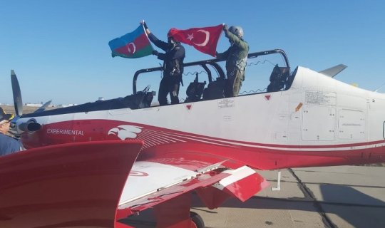 Azərbaycan Türkiyədən yeni hərbi təyyarə alıb - FOTO