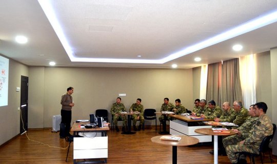 Müdafiə Nazirliyi və BQXK hərbçilər üçün seminar keçirib - FOTO