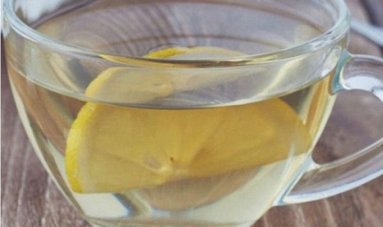 Səhər limonlu isti su içməyin faydaları