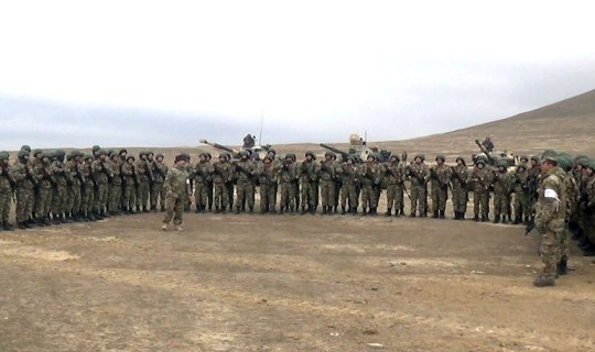 Hərbi vəzifəlilərlə keçirilən təlim toplanışı başa çatıb