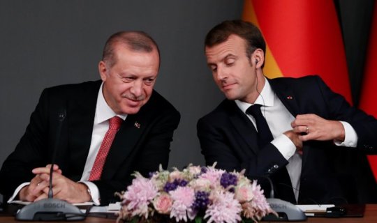 Ərdoğan Makrona \