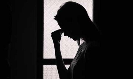 Ailəli qadın pulsuzluqdan razılaşdı: \