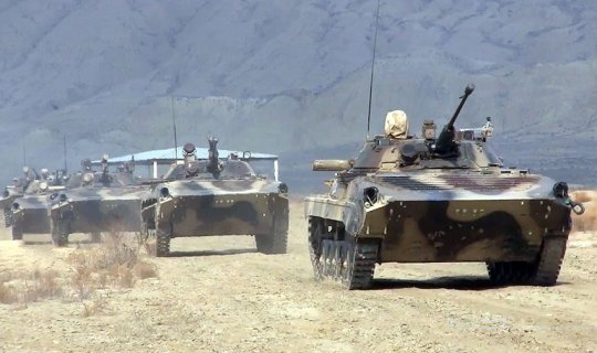 Azərbaycan Ordusunun tank bölmələrinin döyüş hazırlığı yoxlanılıb - VİDEO