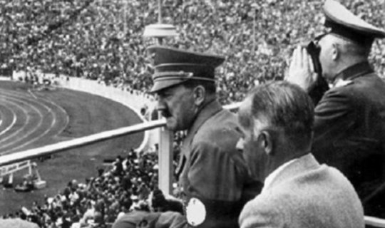 Hitlerin keçirdiyi olimpiadaxa0– Fürer medal qazanan yəhudilərə və qaradərililərə əl uzatmayıb