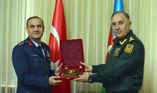 Azərbaycan Ordusunun Baş Qərargah rəisi türkiyəli nümayəndə heyəti ilə görüşüb