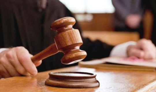 Məhkəmə Bakıda anasını qətlə yetirən şəxslə bağlı qərar elan edib