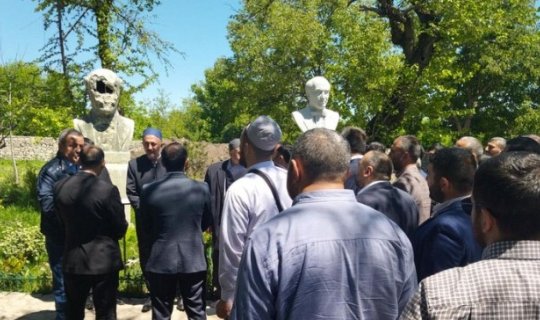 Gürcüstanın din xadimləri Şuşada ermənilərin vandallığı ilə tanış olublar - FOTO