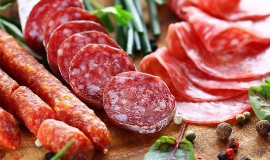 Hər gün kolbasa yedikdə orqanizmdə nə baş verir? - Həkimlərdən ŞOK