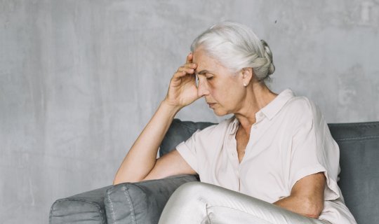 Bu səbəblər yaşlıları depressiyaya salır