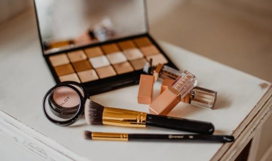 Yay aylarında kosmetik vasitələrin zərəri açıqlanıb