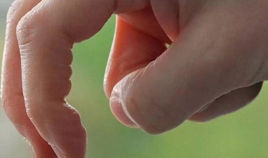 Oğlan gizli şəkildə işarə dilini öyrəndi və anası haqqında xoşagəlməz faktla rastlaşdı
