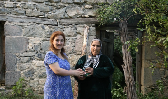 29 il sonra Laçına qayıdan ailənin sevinci - VİDEO